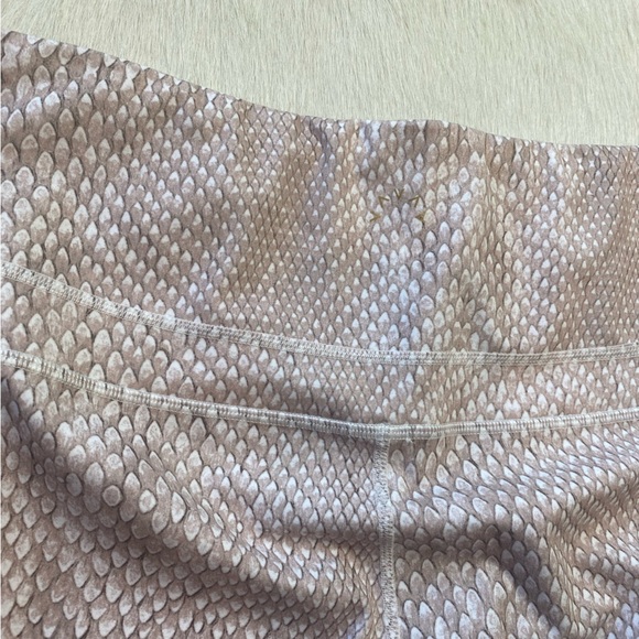 Varley Biona Tight Stone Snake print leggings - Picture 12 of 14